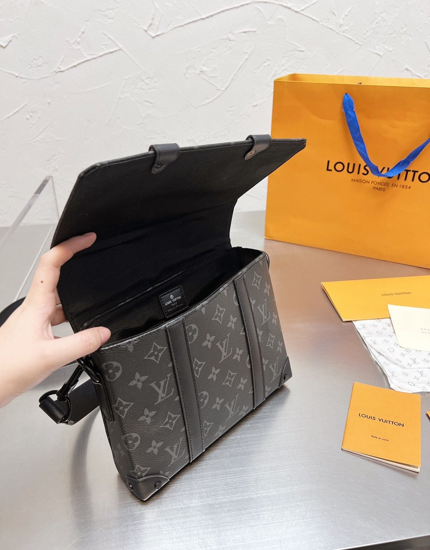 L0vis Vvtt0n Trunk Messenger 20Cm M45727