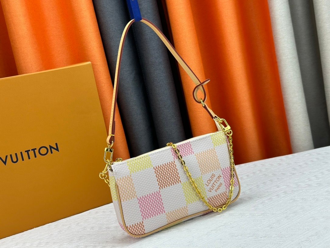 L0vis Vvtt0n Pochette Accessoires Damier Canvas Peach Pink 23Cm N40642