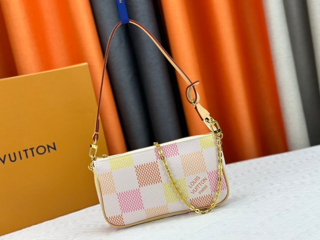 L0vis Vvtt0n Pochette Accessoires Damier Canvas Peach Pink 23Cm N40642