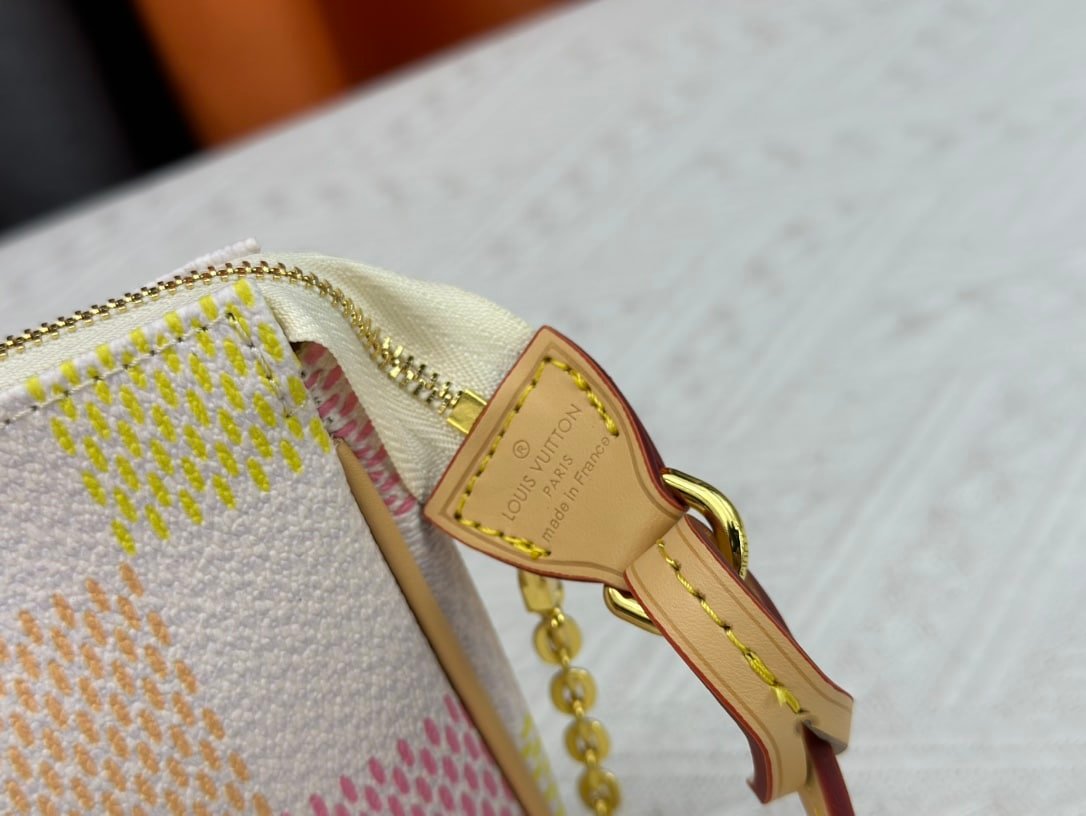 L0vis Vvtt0n Pochette Accessoires Damier Canvas Peach Pink 23Cm N40642