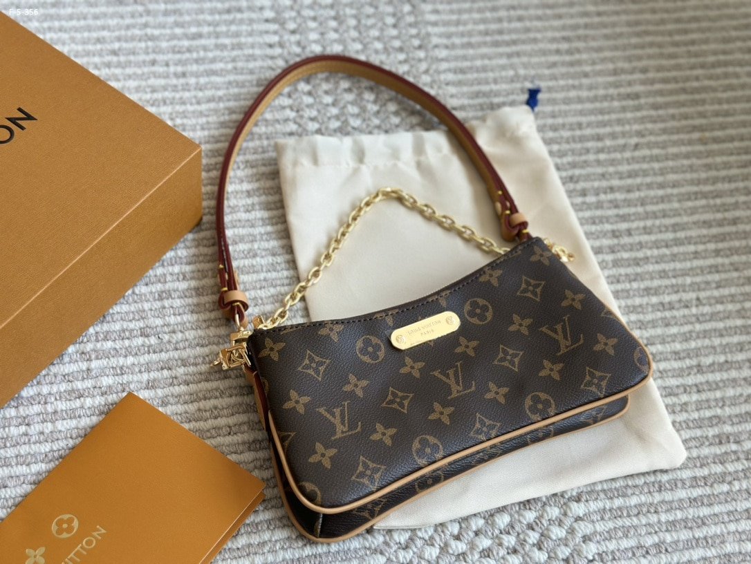 L0vis Vvtt0n Liv Pochette Monogram Canvas 24Cm M83008