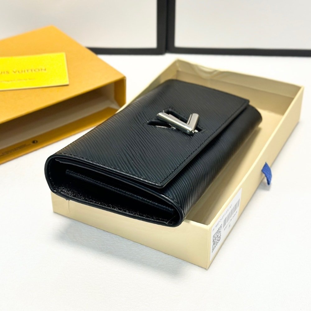 L0vis Vvtt0n Twist Wallet Leather Black 19Cm M68309