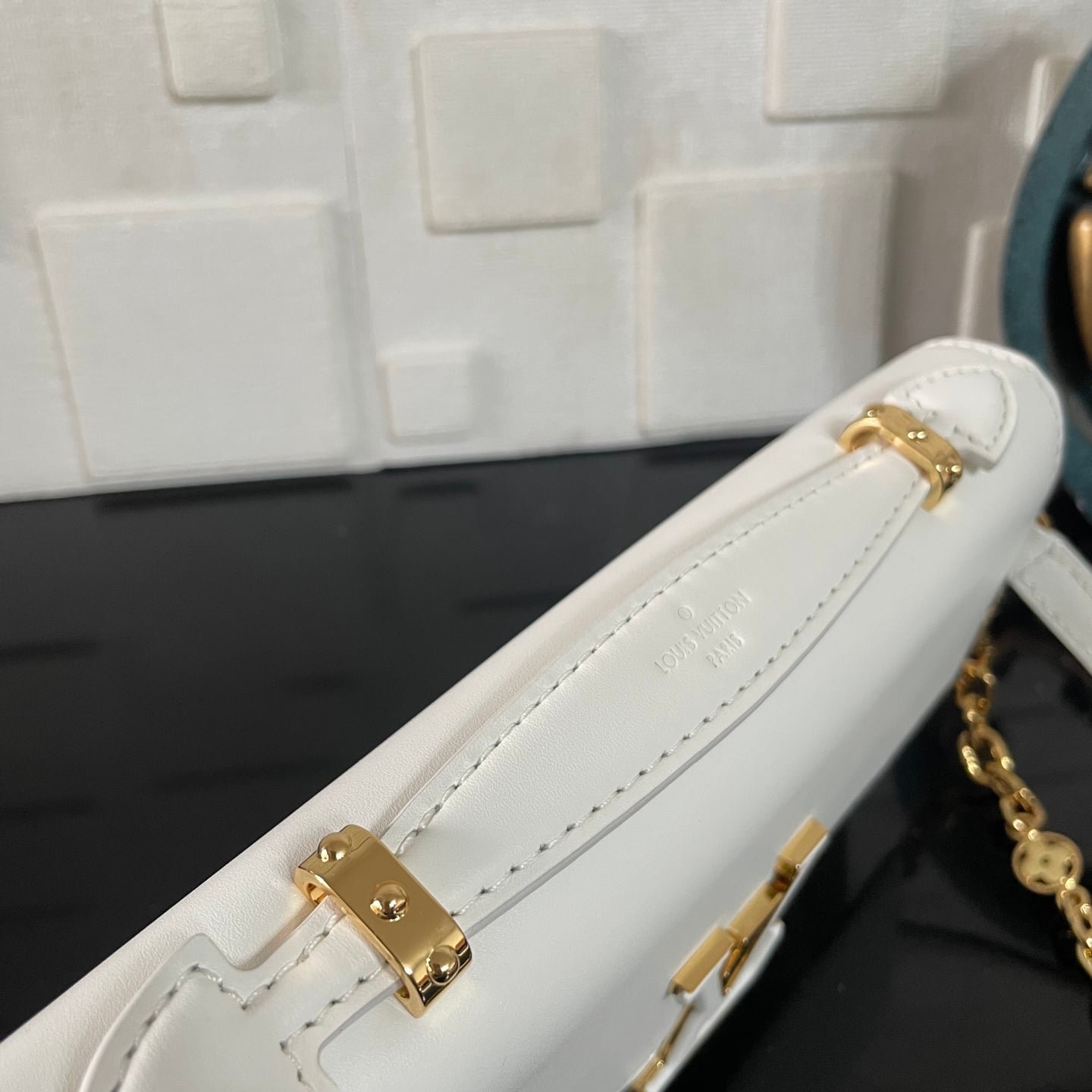 [S*per Vip 1:1] L0vis Vvtt0n Wallet On Chain Capucines Snow 23Cm M12265