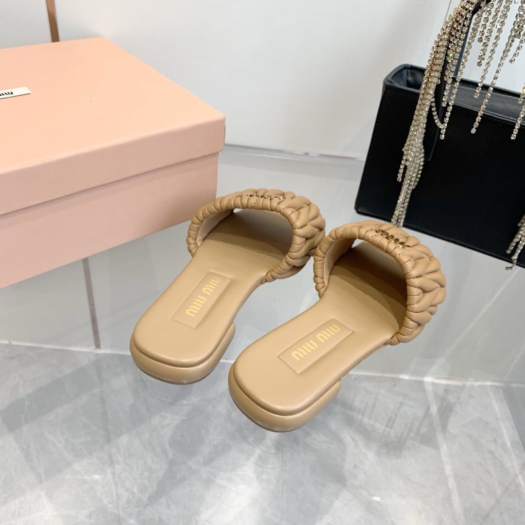M1um1u Matelassé Nappa Leather Slides Sand Beige 5Xx605 88T F0036 F 010