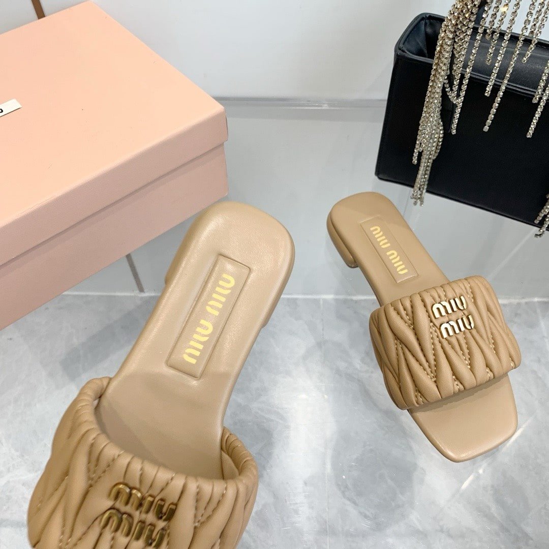 M1um1u Matelassé Nappa Leather Slides Sand Beige 5Xx605 88T F0036 F 010