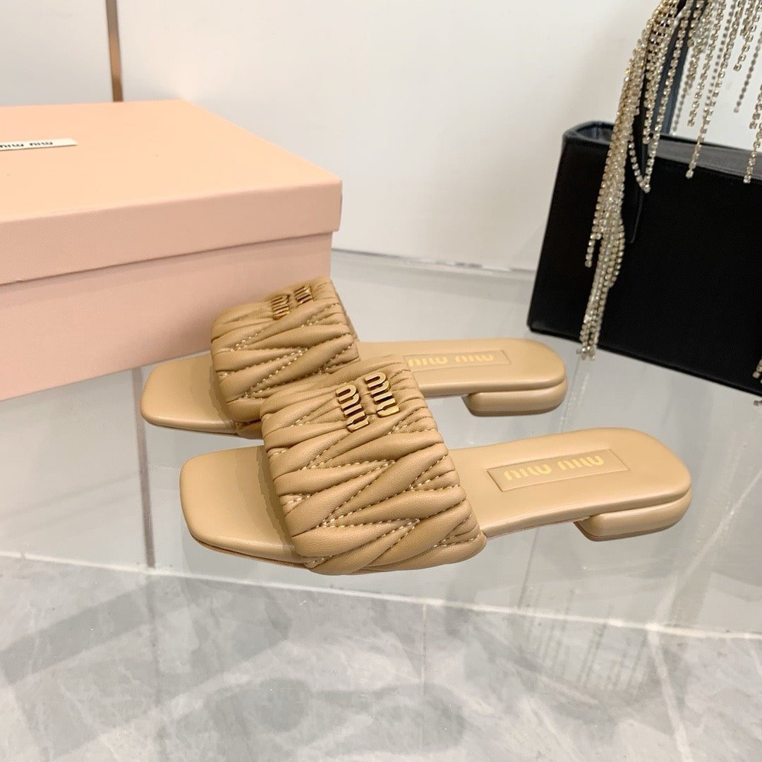 M1um1u Matelassé Nappa Leather Slides Sand Beige 5Xx605 88T F0036 F 010