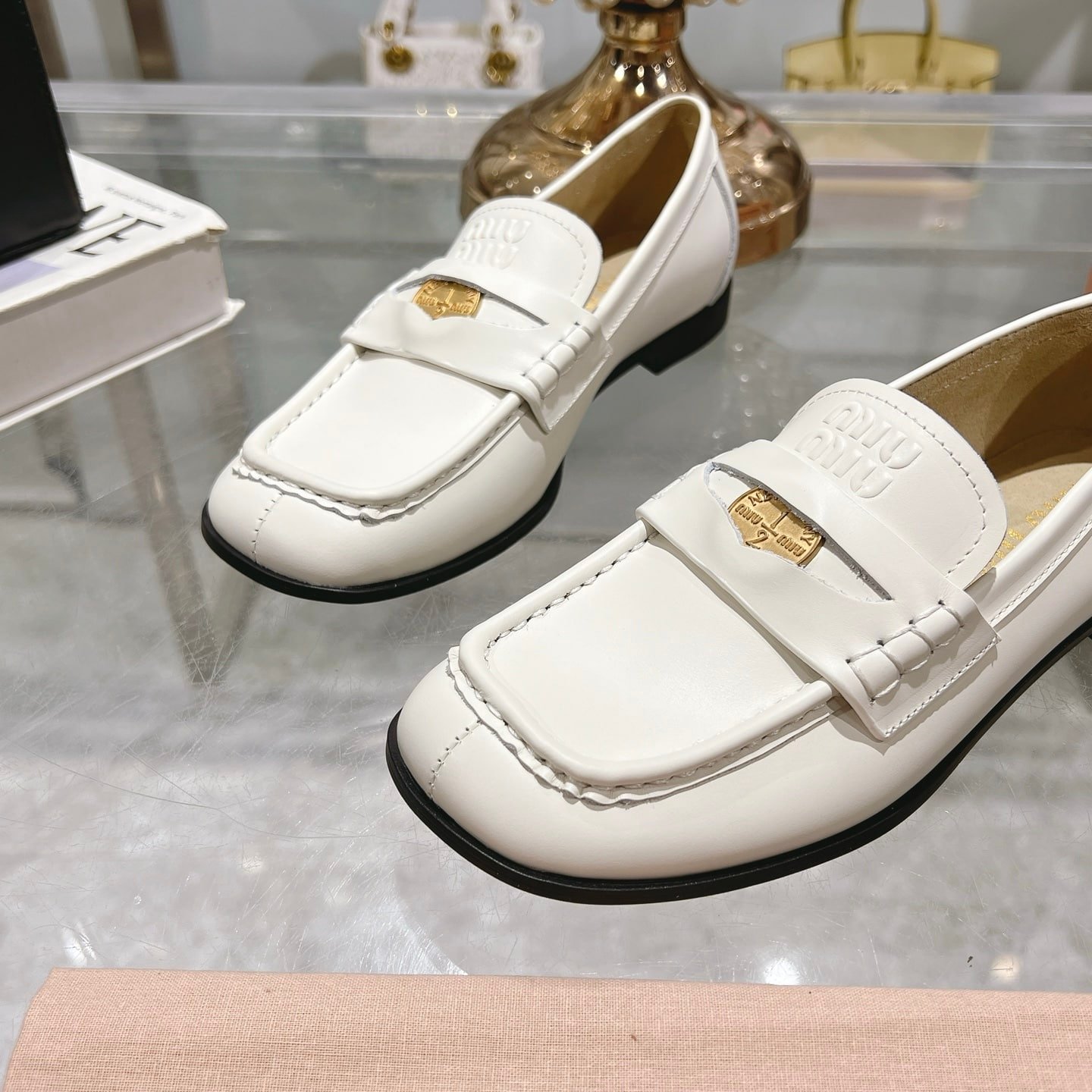 M1um1u Leather Loafers White