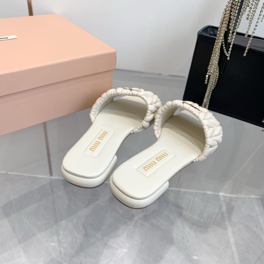 M1um1u Matelassé Nappa Leather Slides White 5Xx605 88T F0009 F 010