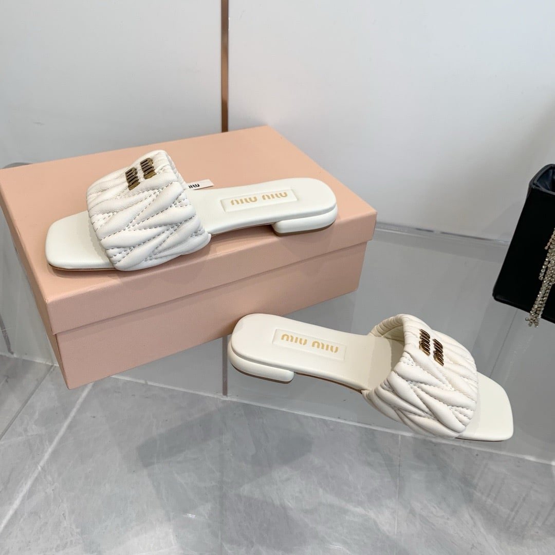 M1um1u Matelassé Nappa Leather Slides White 5Xx605 88T F0009 F 010