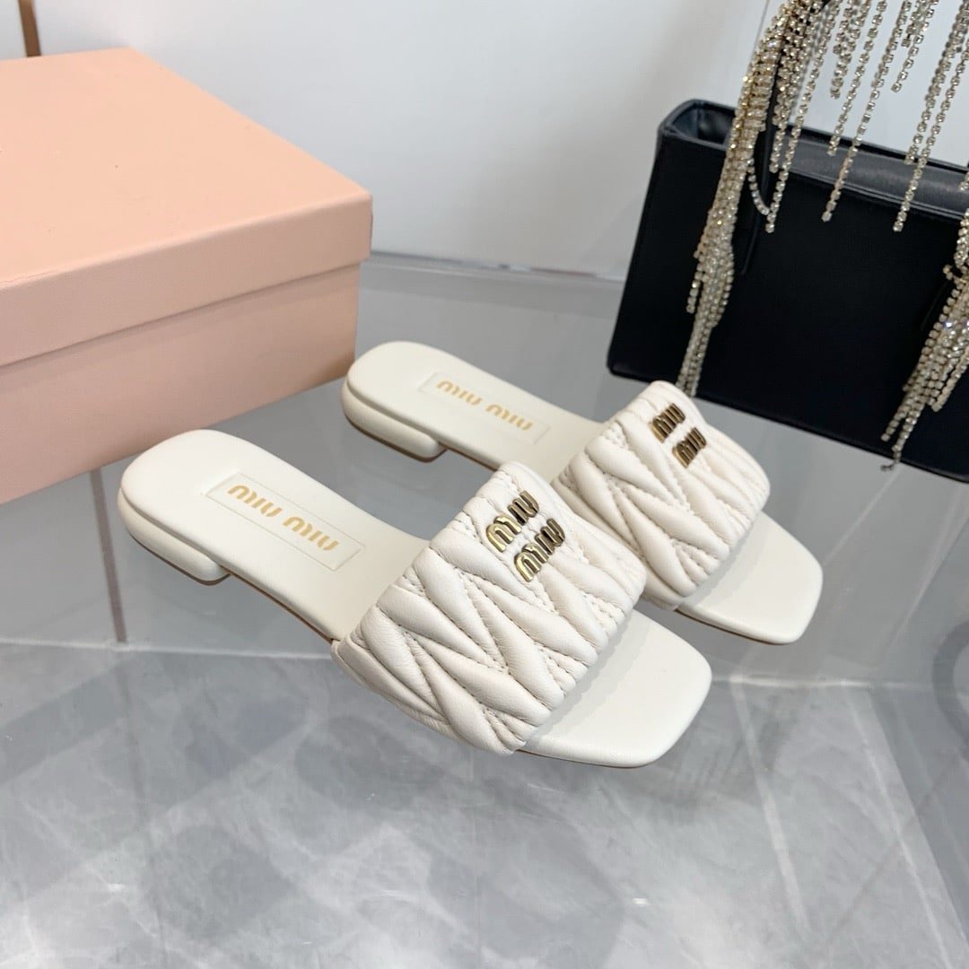 M1um1u Matelassé Nappa Leather Slides White 5Xx605 88T F0009 F 010