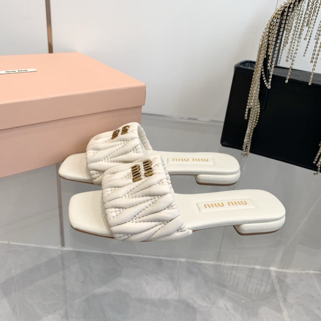 M1um1u Matelassé Nappa Leather Slides White 5Xx605 88T F0009 F 010
