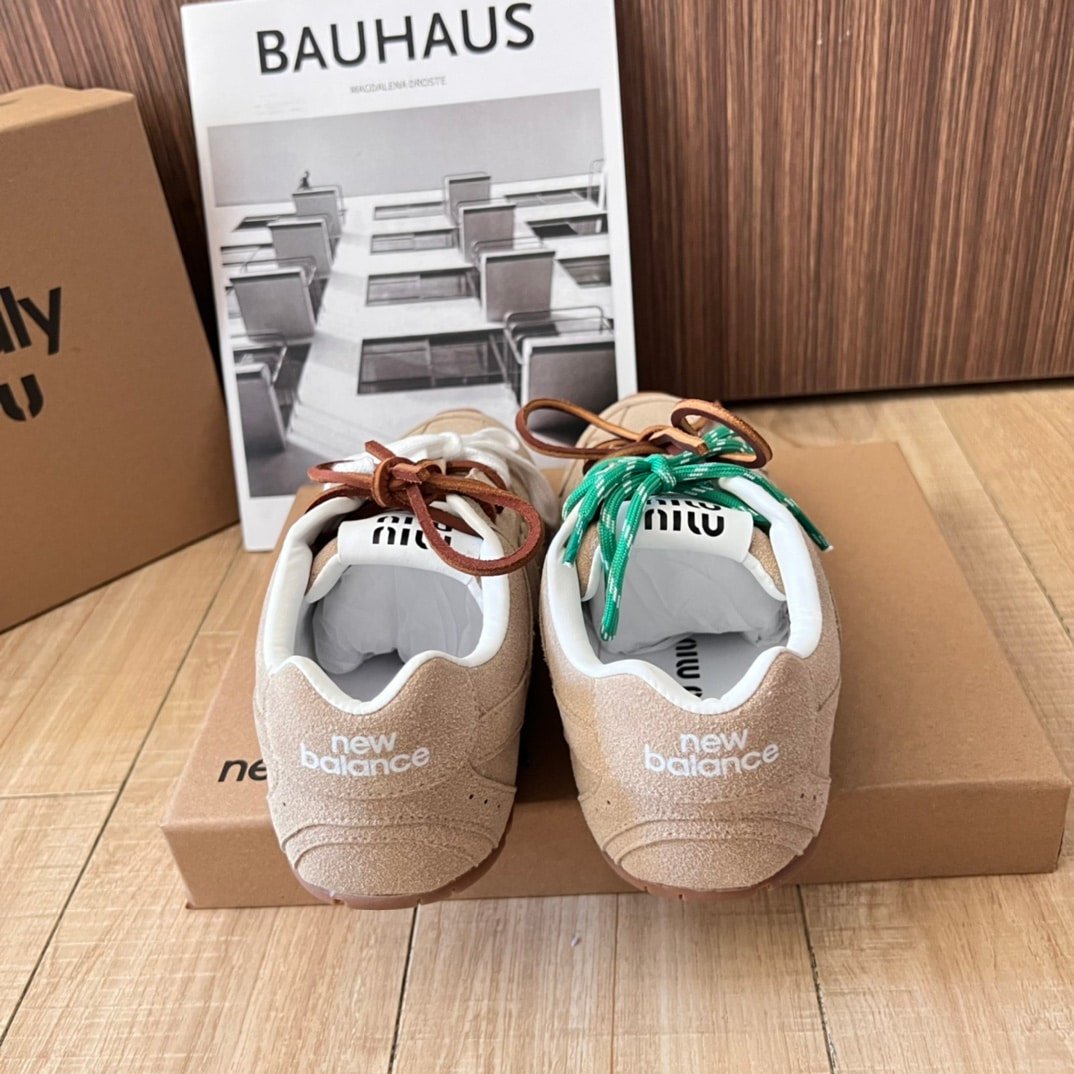 Miu Miu X New Balance 530 Sl Suede Sneaker Ecru 5E165E Z5O F0379 F D005
