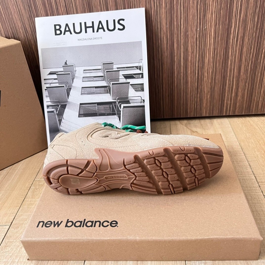 Miu Miu X New Balance 530 Sl Suede Sneaker Ecru 5E165E Z5O F0379 F D005
