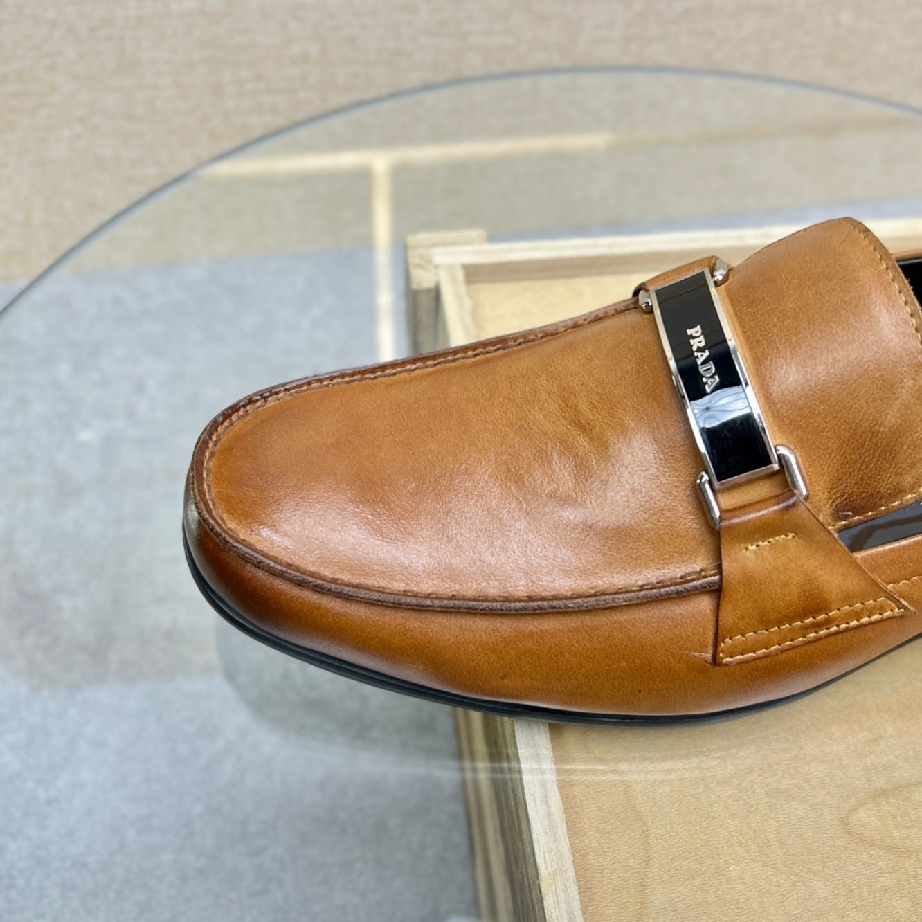 Pra*a Brushed Leather Loafer Plate Bit Logo Brown