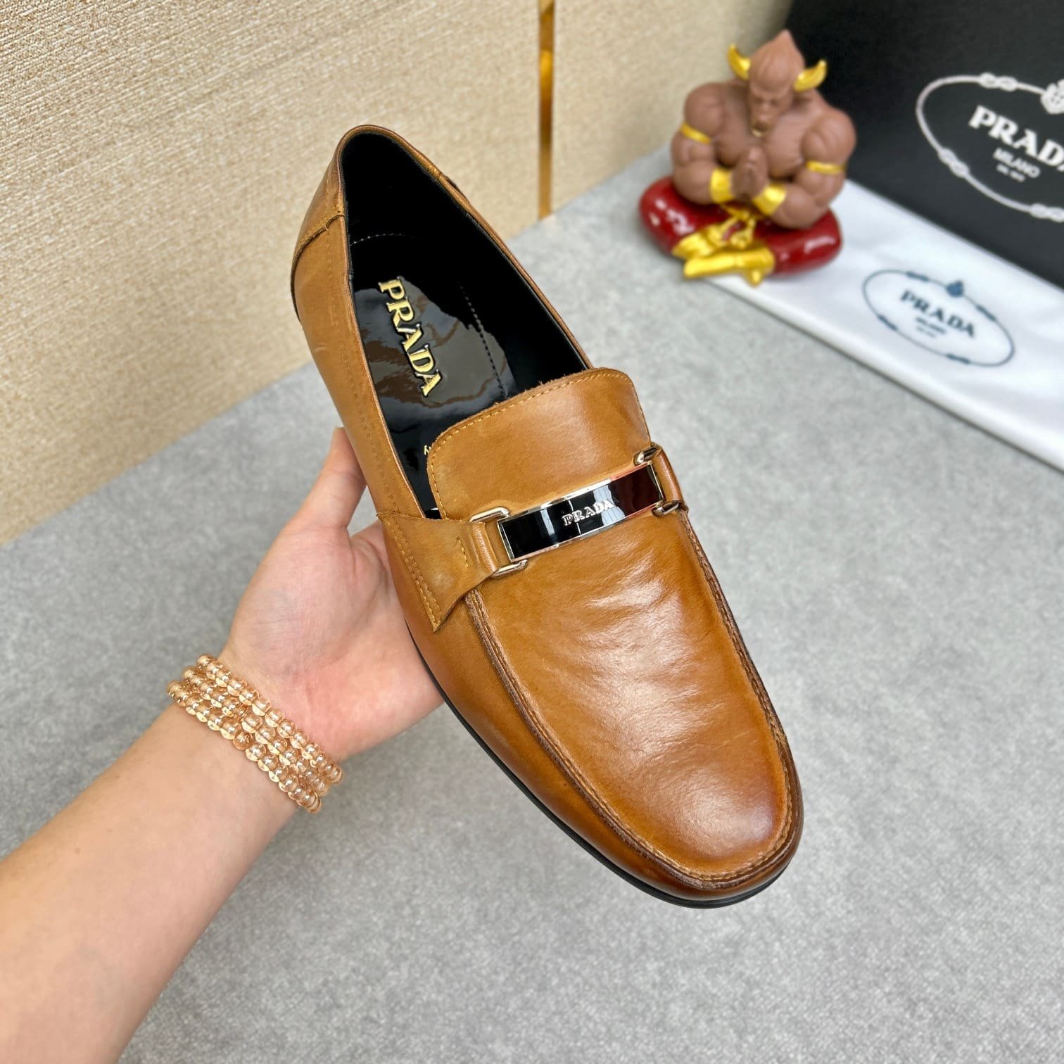 Pra*a Brushed Leather Loafer Plate Bit Logo Brown