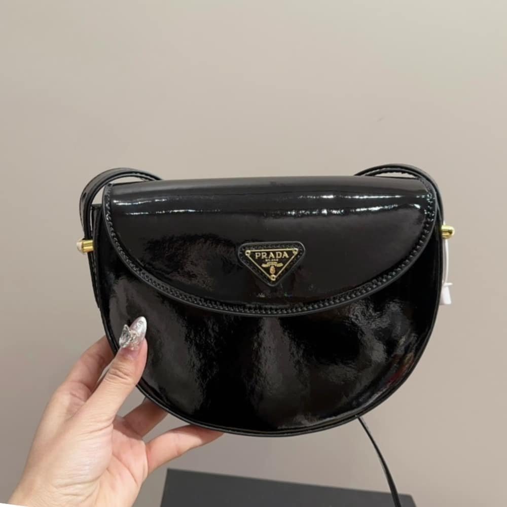Pra*a Triangle Logo Patent Leather Shoulder Bag Black 17Cm