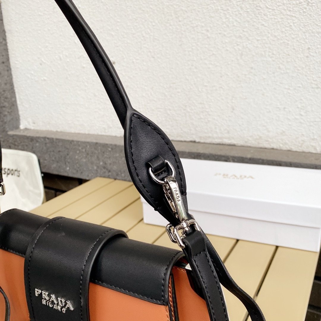 Pra*a City Calfskin Sidonie Shoulder Bag Brown And Black 28Cm 1Bd168