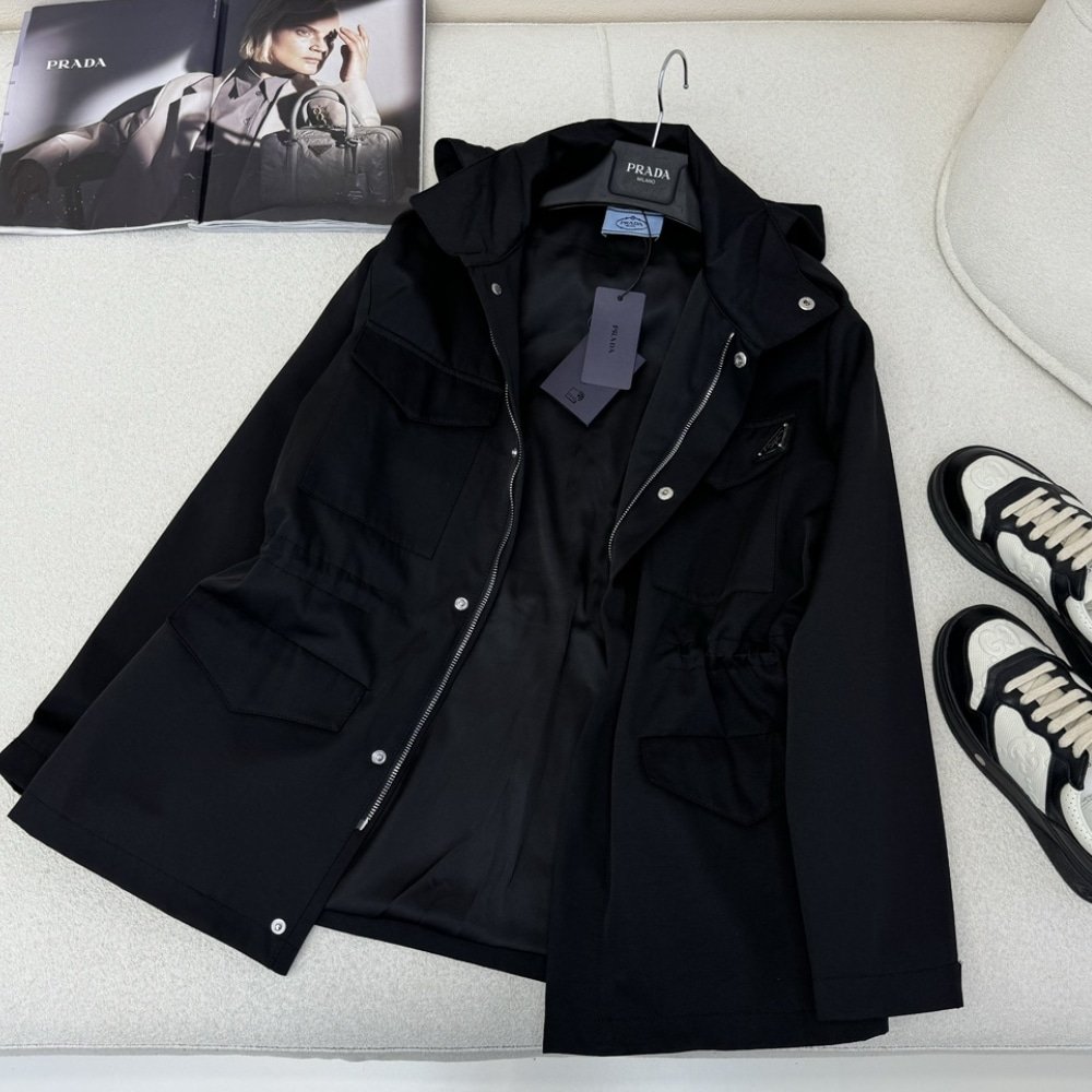 Pra*a Hooded Windbreaker Black