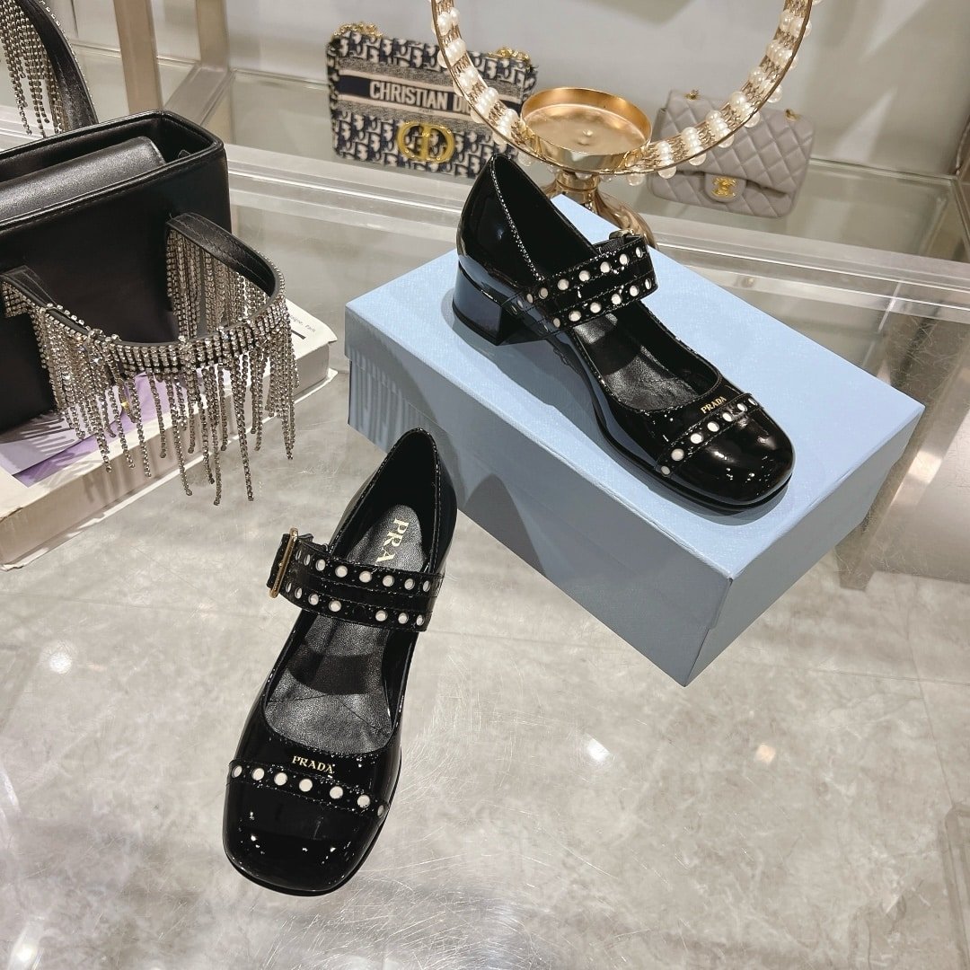 Pra*a Patent Leather Mary Jane Pumps Black 1I816N 069 F0002 F 035