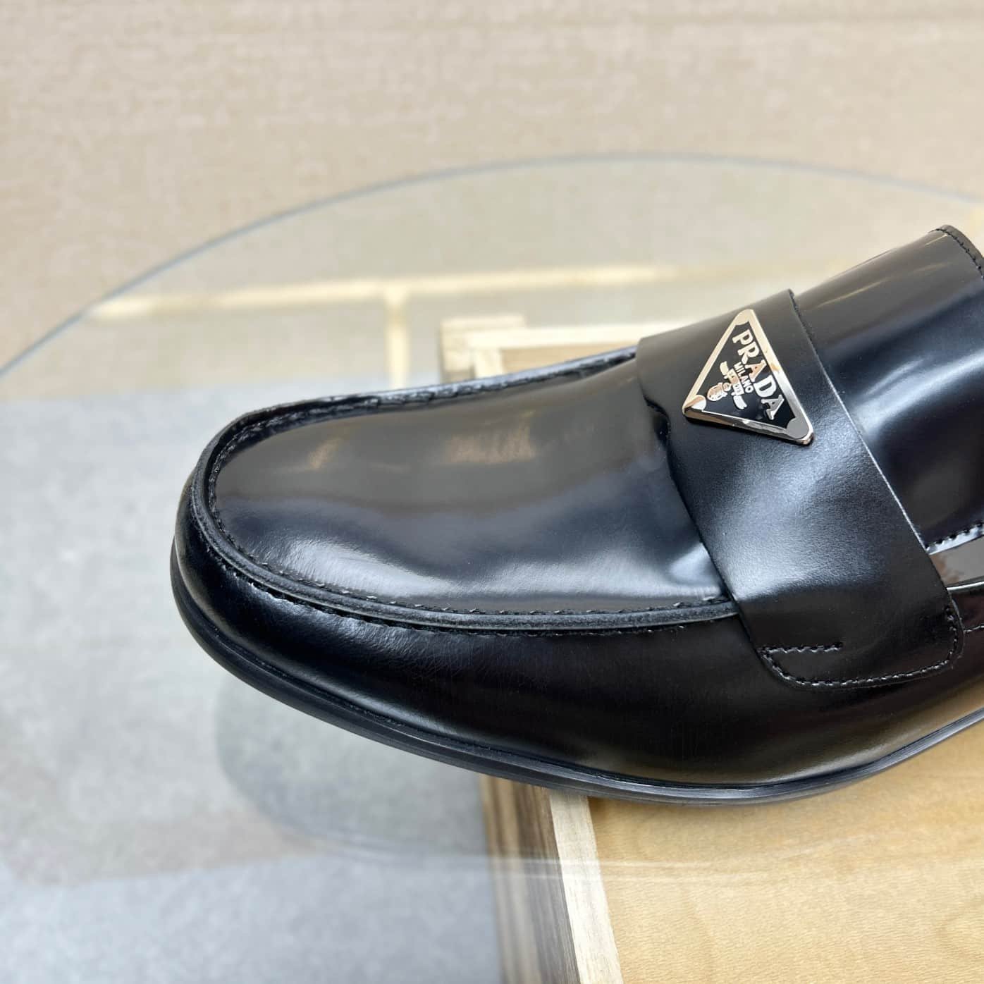 Pra*a Brushed Leather Loafers Triangle Black 2Db180 P39 F0002 F G001