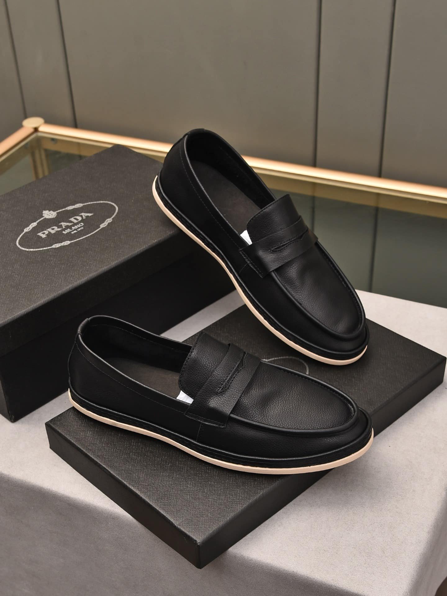 Pra*a Men’S Flat Loafers Leather Black