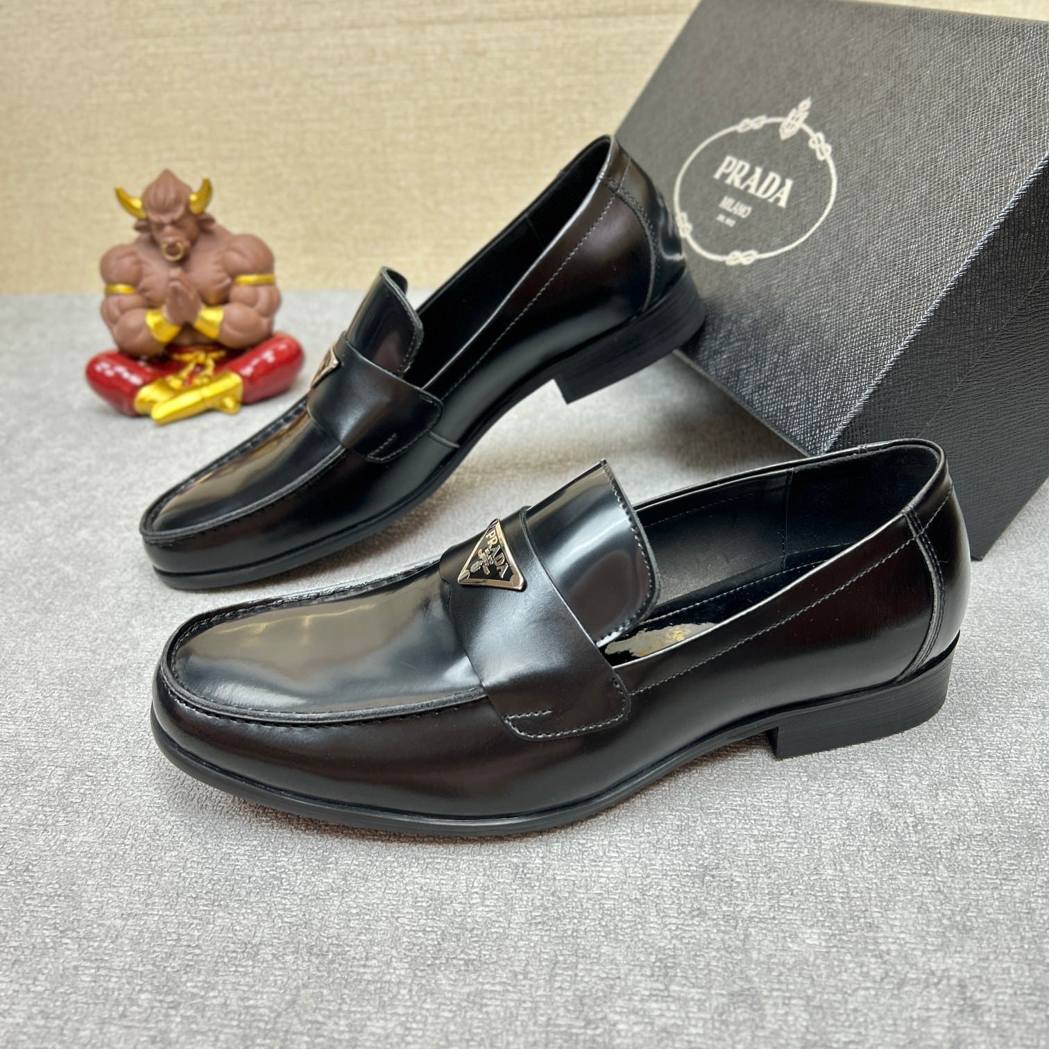 Pra*a Brushed Leather Loafers Triangle Black 2Db180 P39 F0002 F G001