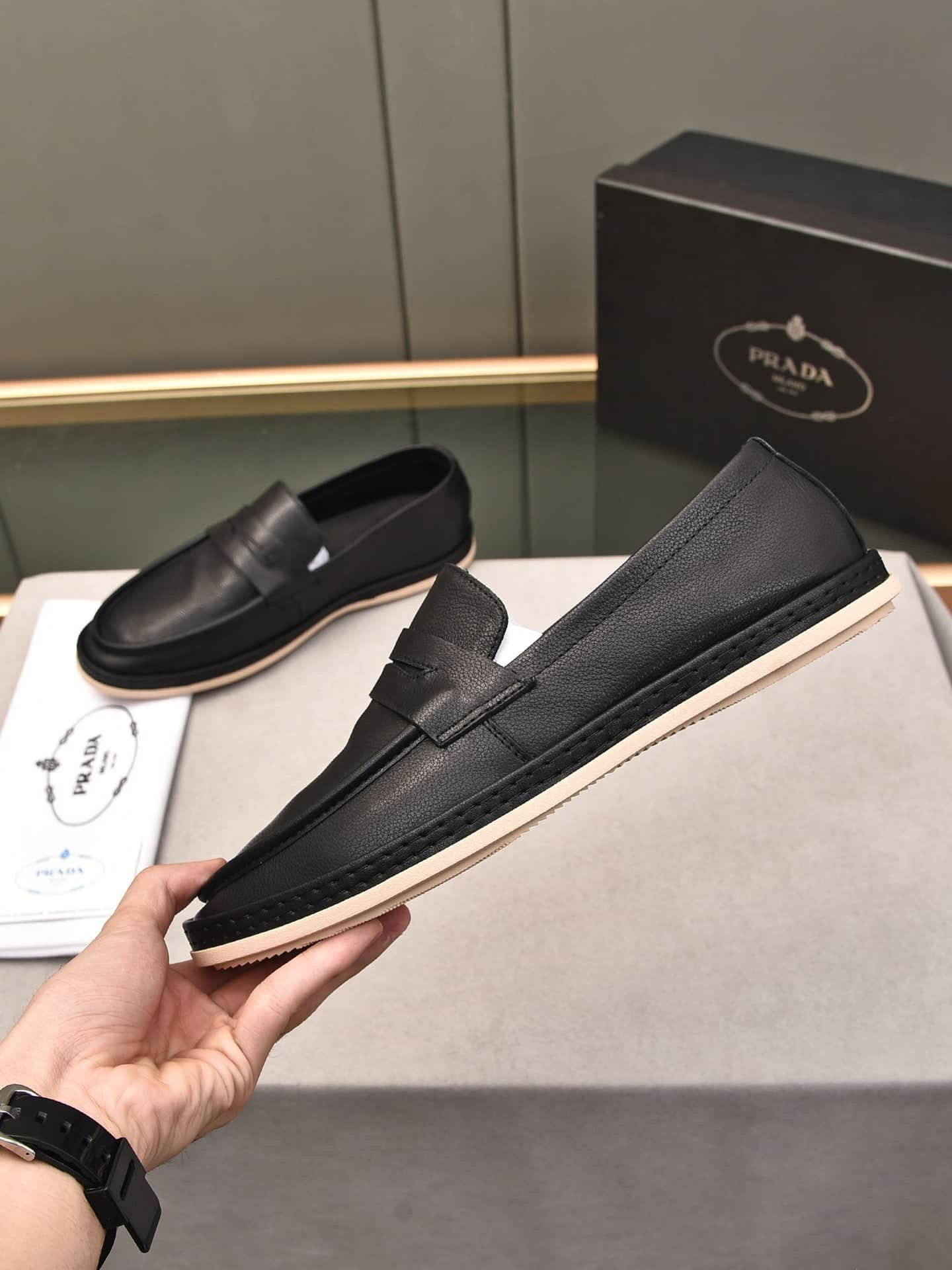 Pra*a Men’S Flat Loafers Leather Black