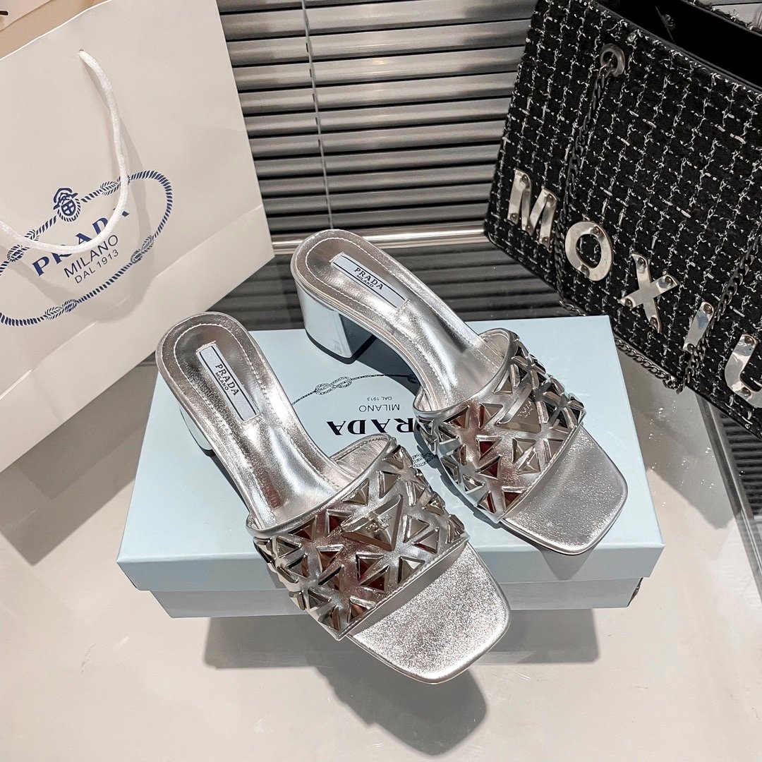 Pra*a Ciabatte Spazzolato Borchie Sandals Silver