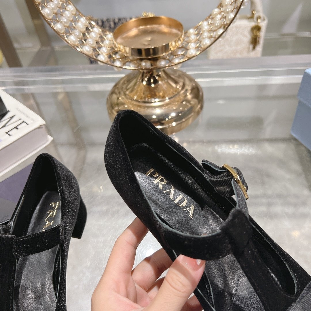 Pra*a Velvet Pumps Black 1I818N 068 F0002 F 035