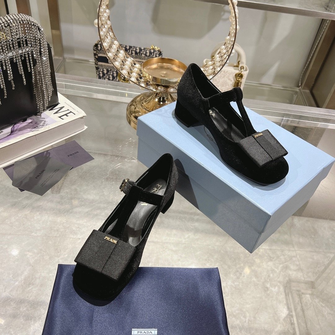 Pra*a Velvet Pumps Black 1I818N 068 F0002 F 035
