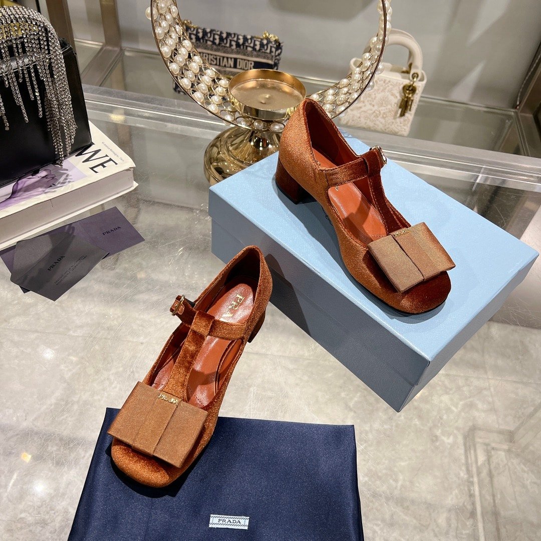 Pra*a Velvet Mary Pumps Ginger