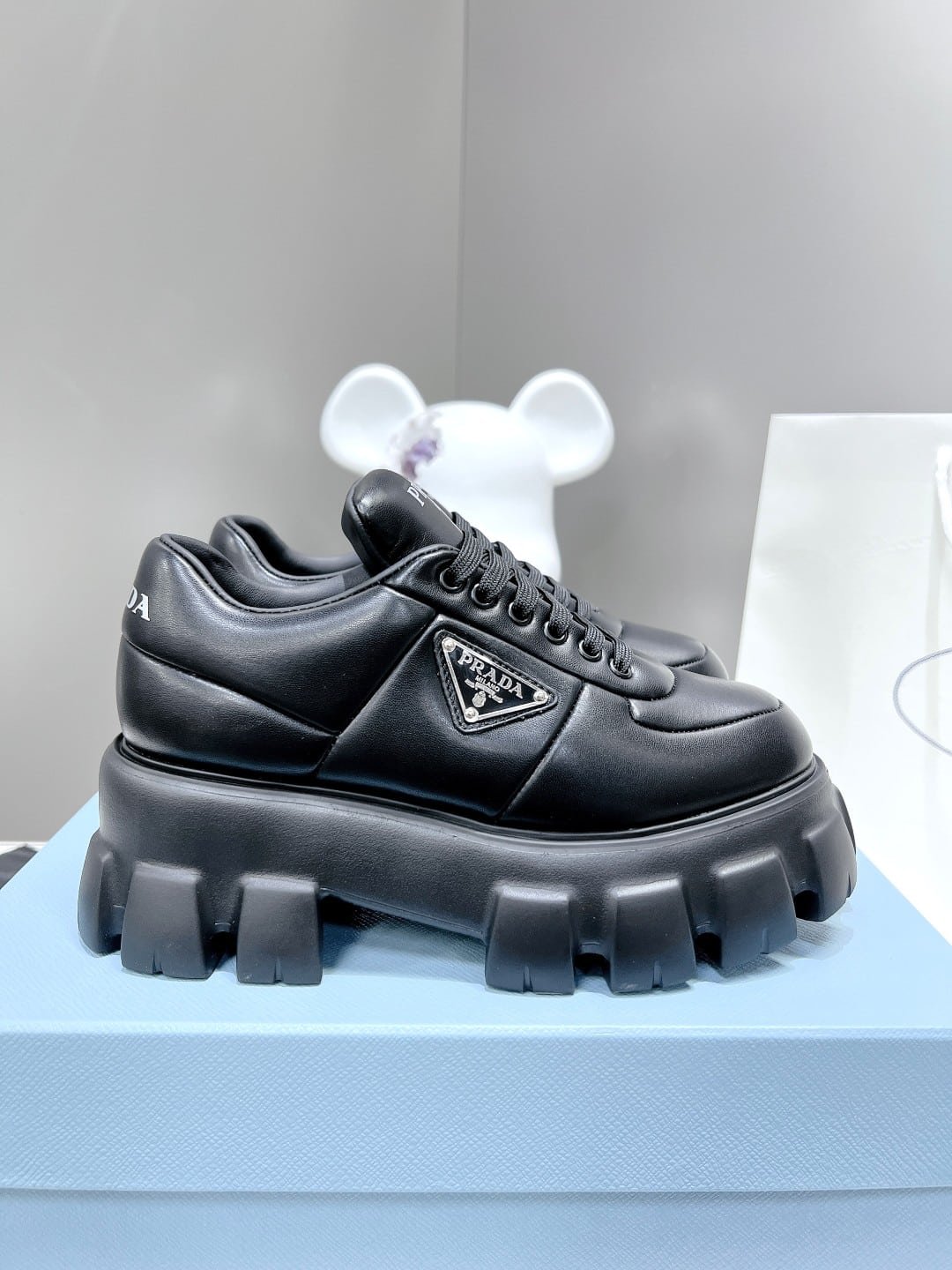 Pra*a Soft Padded Nappa Leather Lace Up Shoes Black 1E119N 2Dl8 F0002 F 055