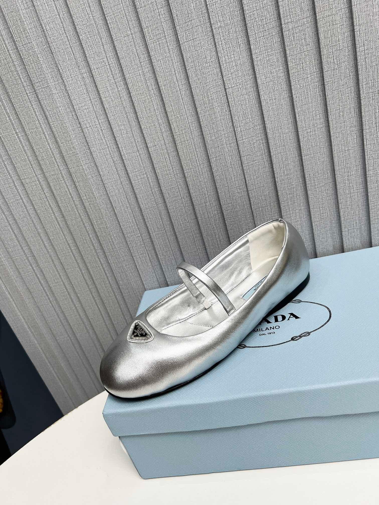 Pra*a Soft Padded Nappa Leather Ballerinas Silver