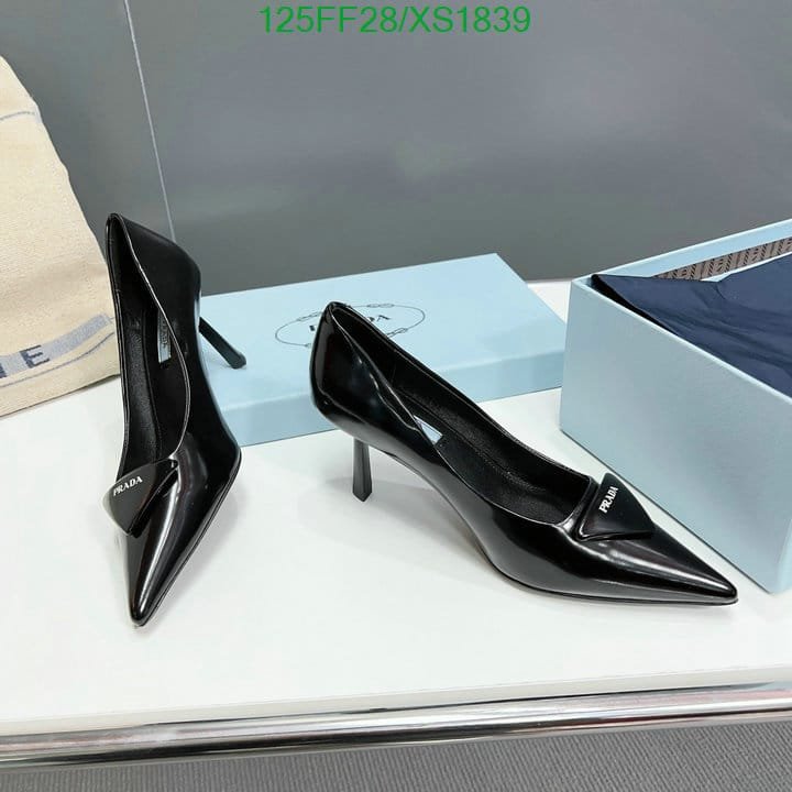 Pra*a Cleavage Nero Leather Pumps Black