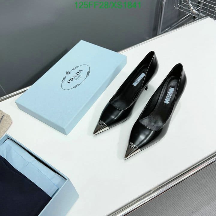 Pra*a Brushed Leather Pumps Black