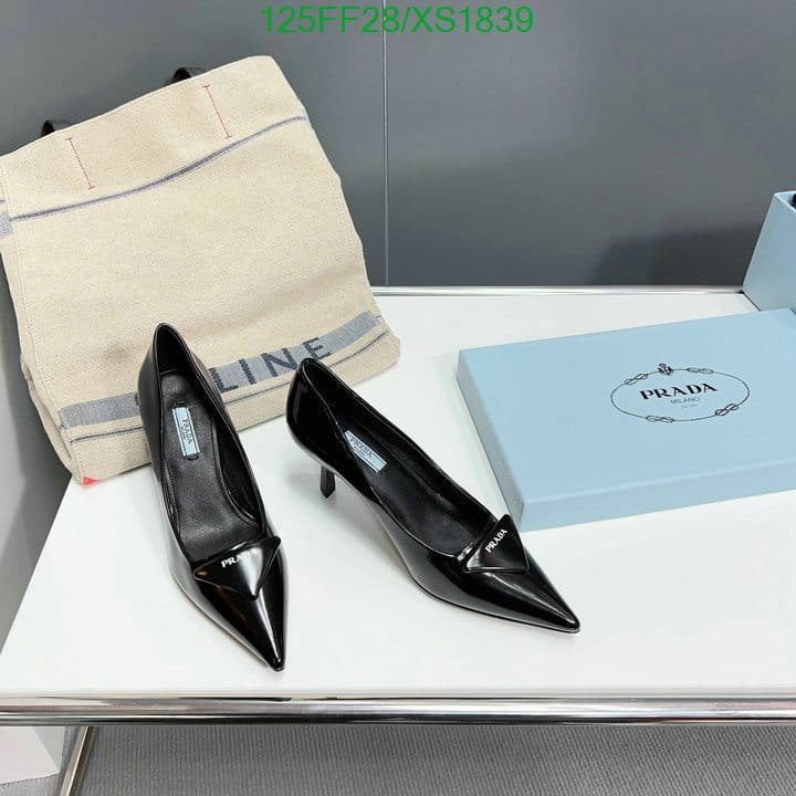 Pra*a Cleavage Nero Leather Pumps Black