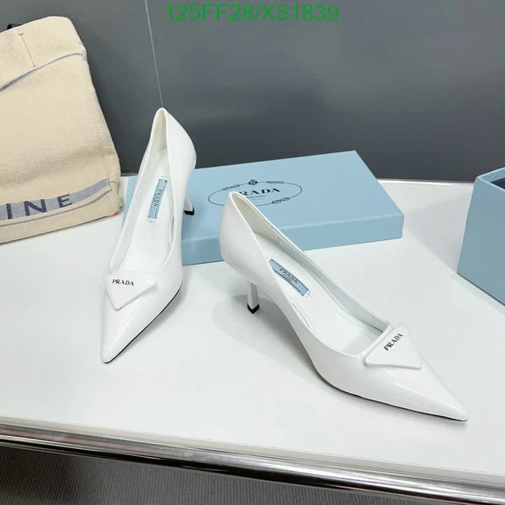 Pra*a Cleavage Nero Leather Pumps White