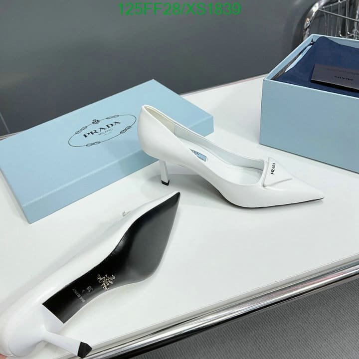 Pra*a Cleavage Nero Leather Pumps White