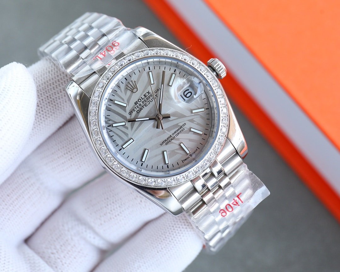 R01ex Datejust Silver Dial With Silver Strap Palm Leaf Pattern 36Mm 126200 0086