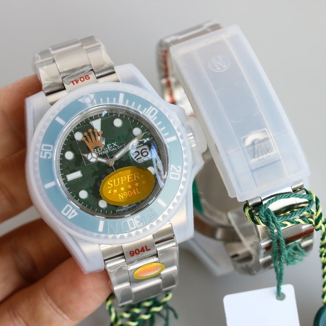 R01ex Submariner Date Green Dial 40Mm 116610Lv 0002