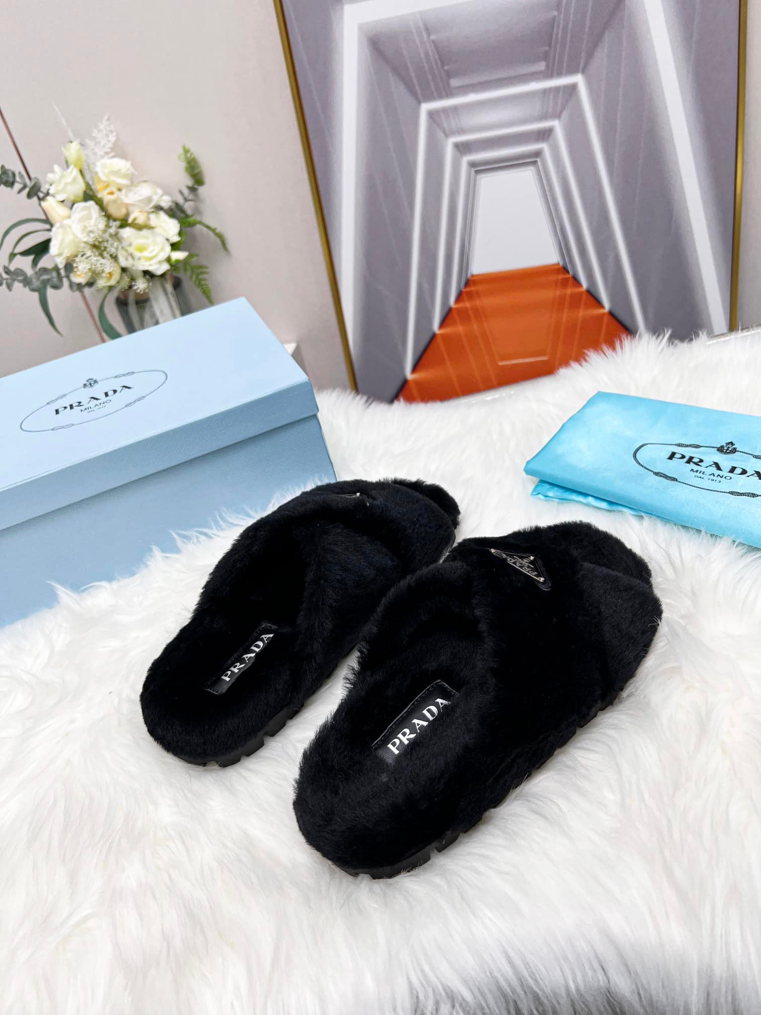 Pra*a Petal Black Terrycloth Sippers