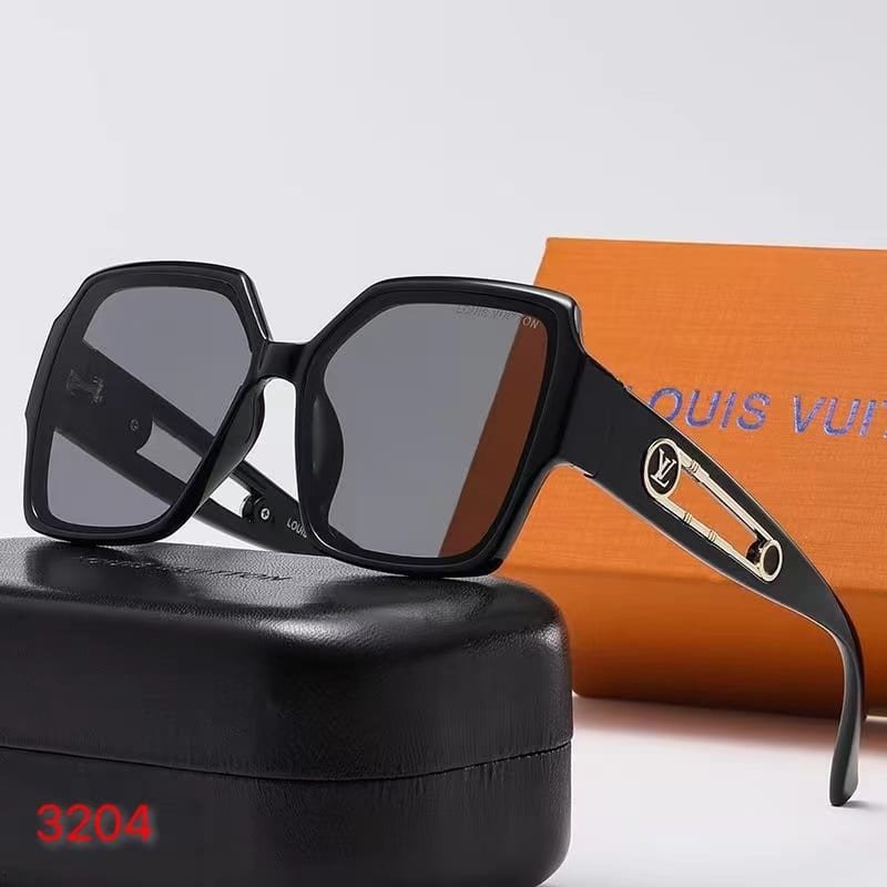 L0vis Vvtt0n Square Black Sunglasses