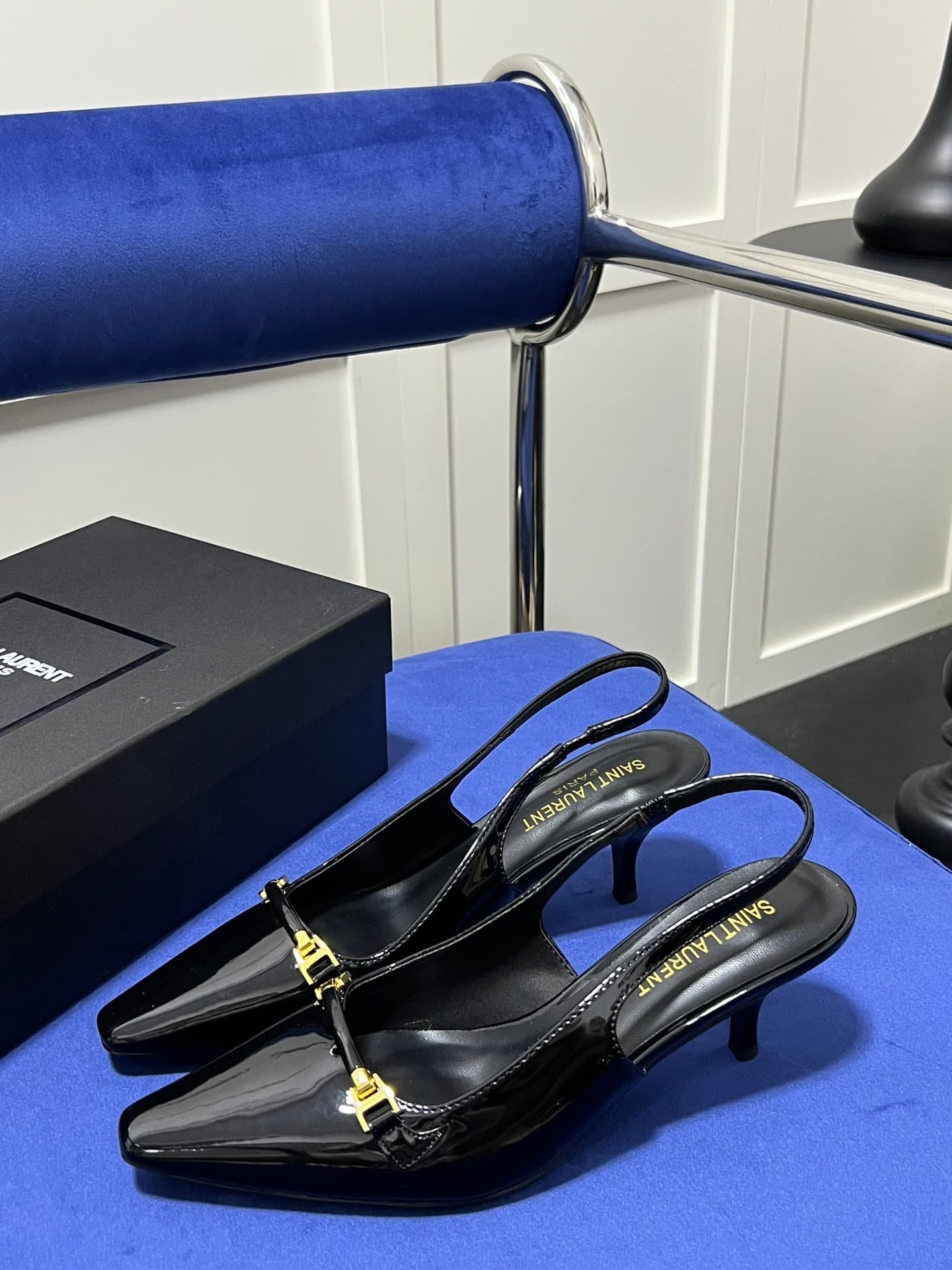 Sa1nt Lau*nt Blade Patent Leather Pumps
