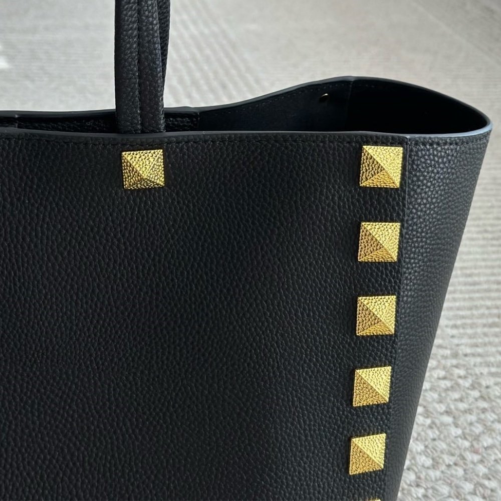 Va1e*ntin0 Garavani Rockstud Tote Bag Black 40Cm