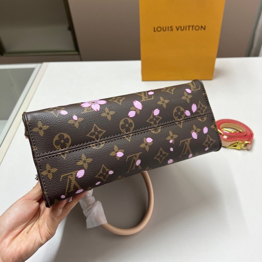 L0vis Vvtt0n X Takashi Murakami Onthego PM Sakura Brown 25Cm M13269
