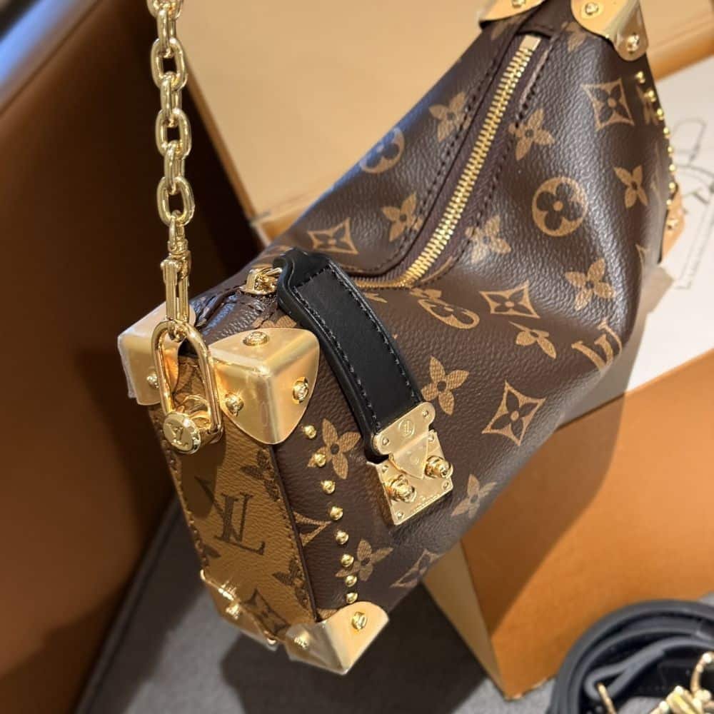L0vis Vvtt0n Slim Trunk Bag Monogram Brown 23Cm M13147