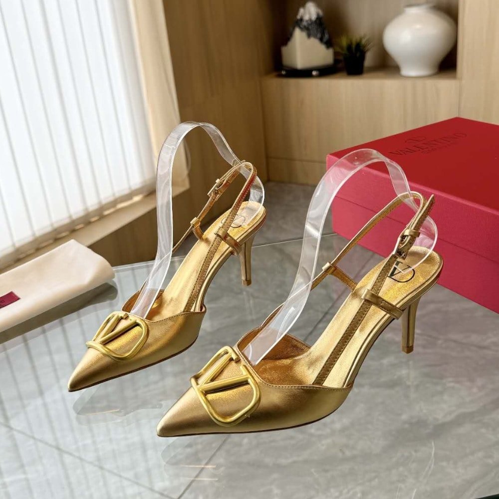Va1e*ntin0 Vlogo Signature Slingback Pump In Gold