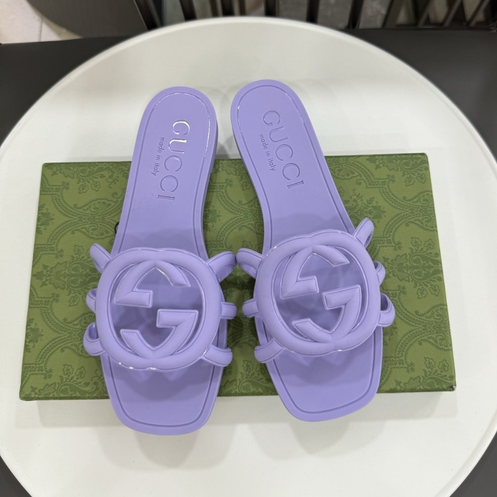 Gvc*1 Women’s Interlocking G Slide Sandal Lilac 780307 J8700 5316