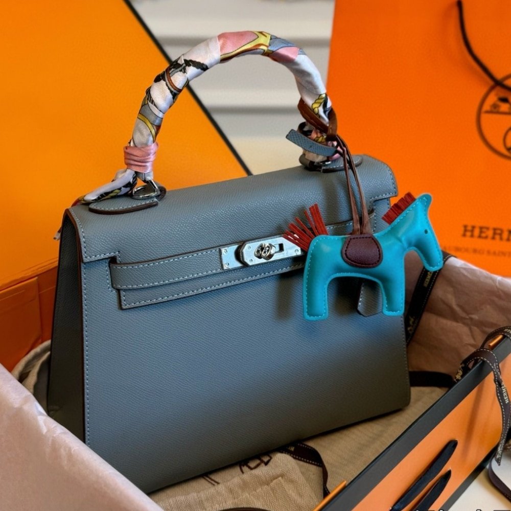 H**me5 Kelly Epsom Bleu Celeste 28Cm