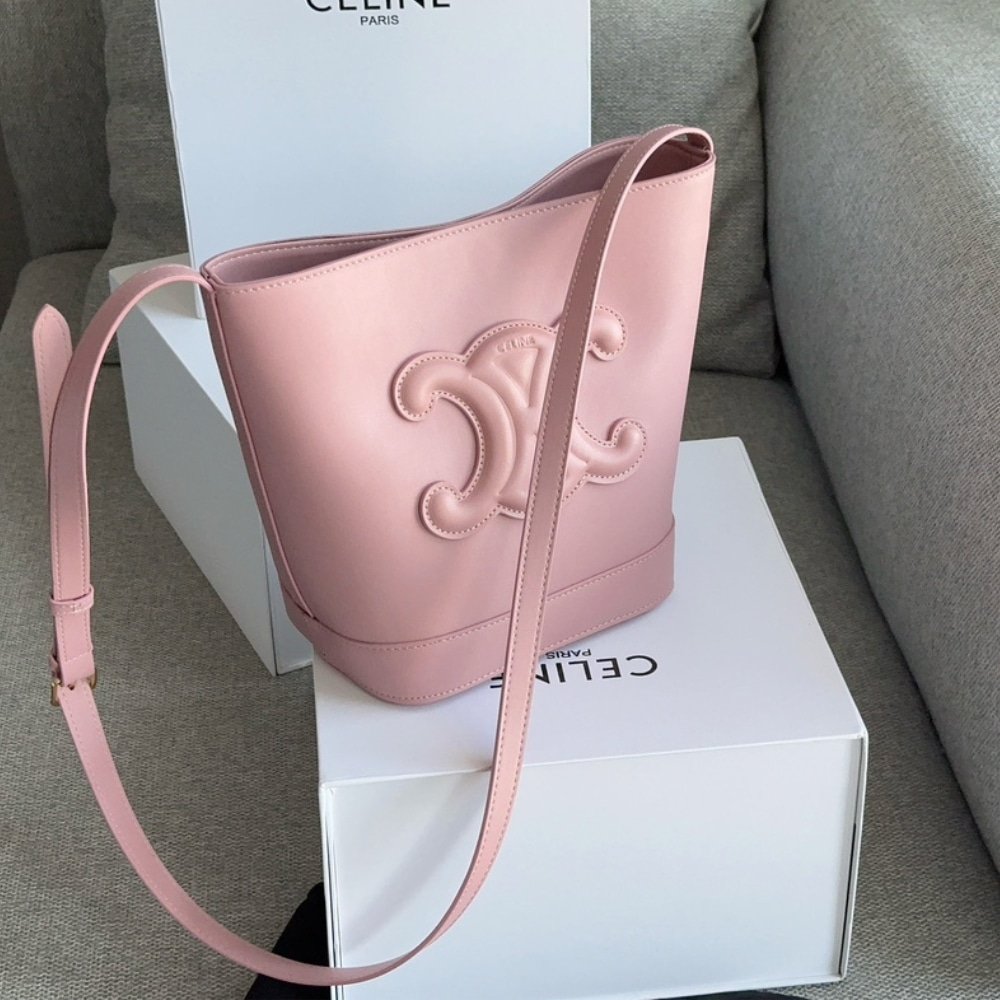Ce1i*e Small Bucket Cuir Triomphe In Pink 18Cm